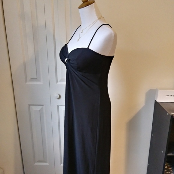 Formal long black evening dress - Picture 5 of 8